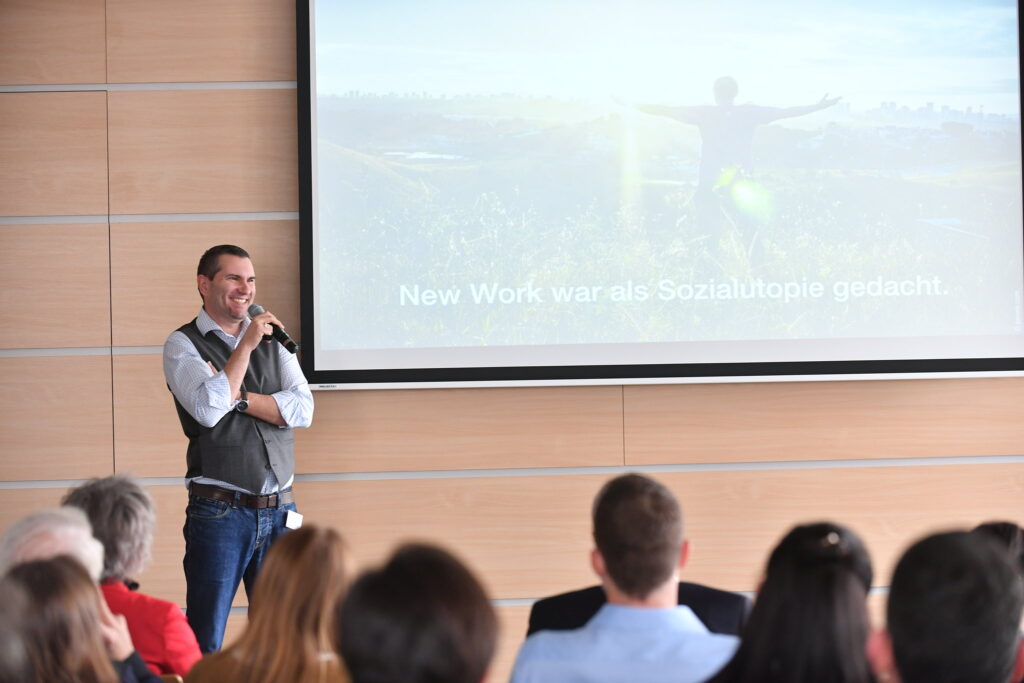 Action-Foto Markus Väth beim New Work Summit, Mannheim